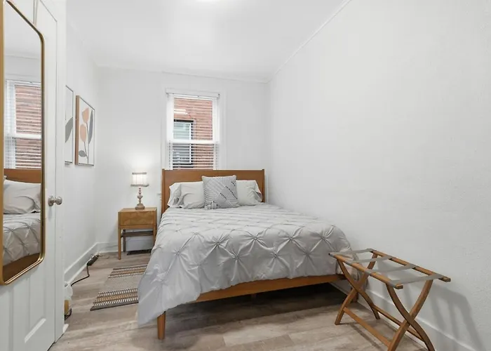 Bright & Clean 2br Near Downtown Porch Parking *