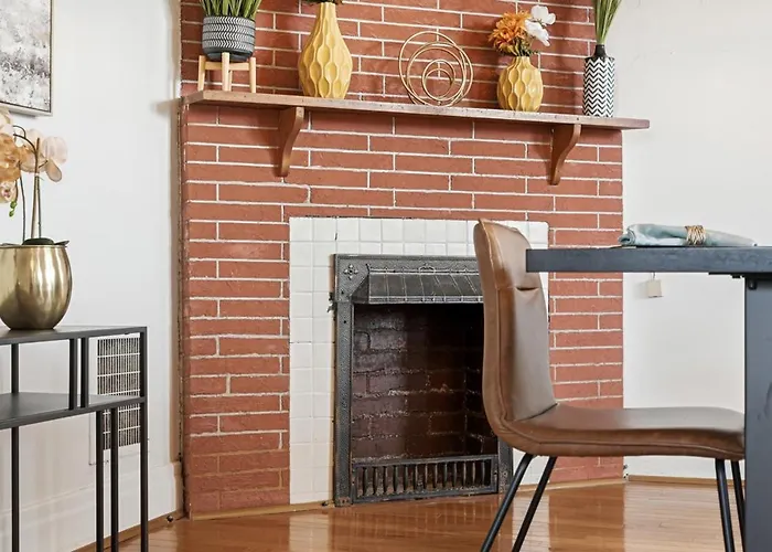 Bright & Clean 2br Near Downtown Porch Parking